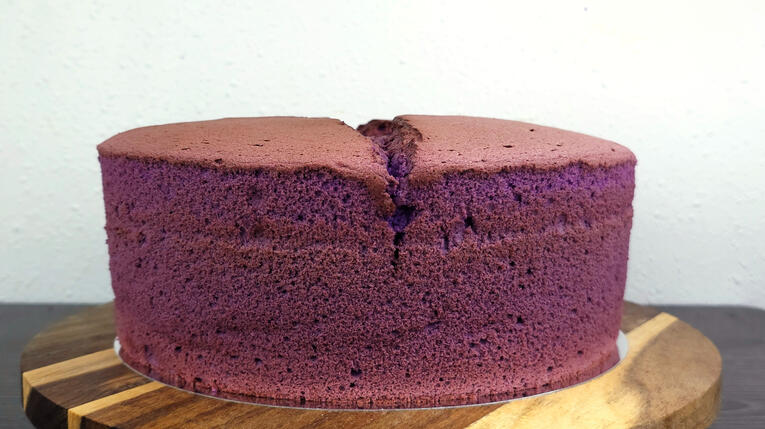 Golden Cloud Cakes Ube